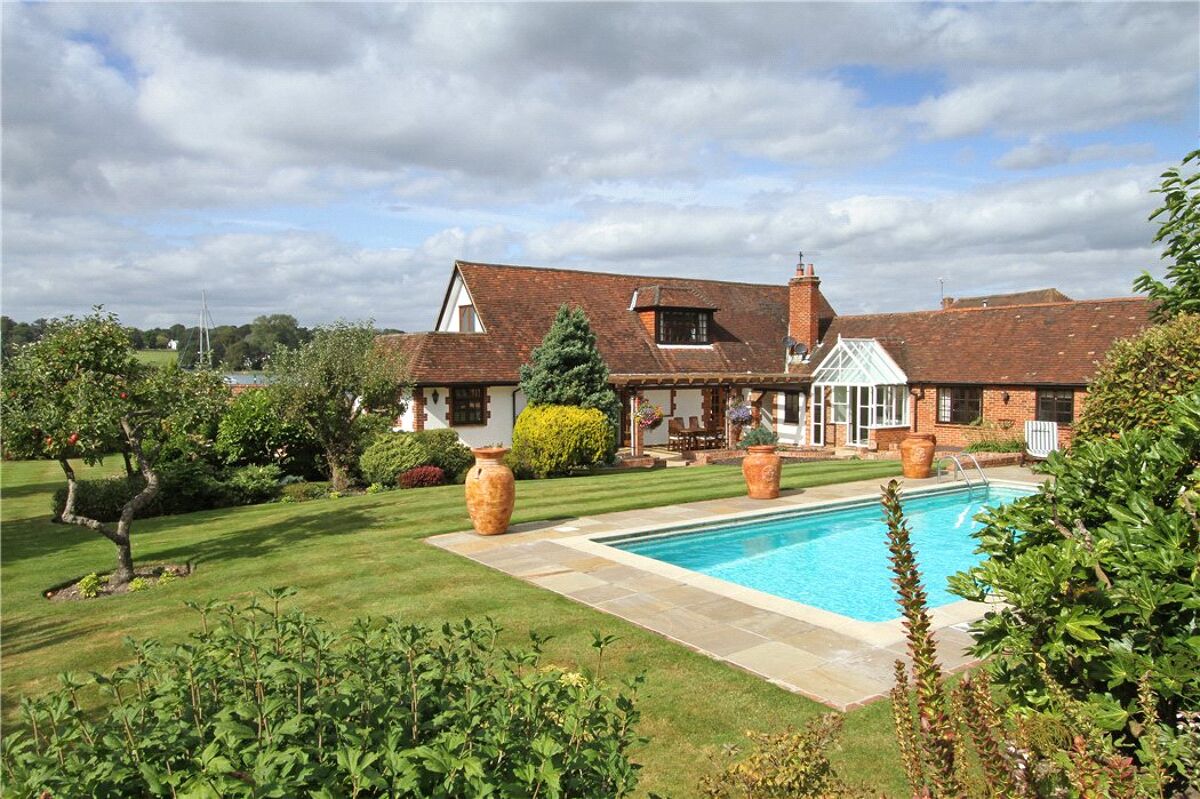 house for sale in Lower Swanwick, Hampshire, SO31 WIN120205 Knight