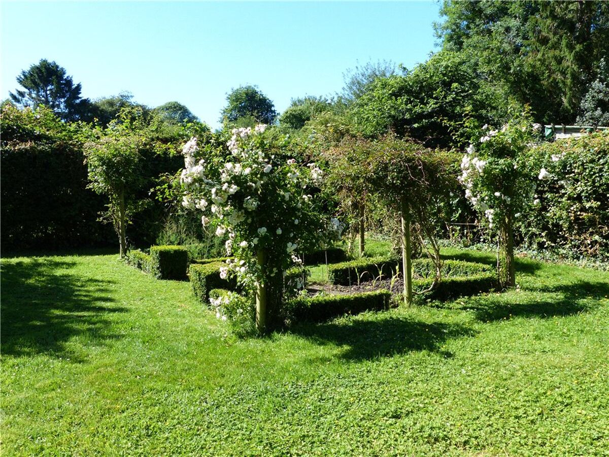 house for sale in Church Road, Upper Farringdon, Alton, Hampshire, GU34