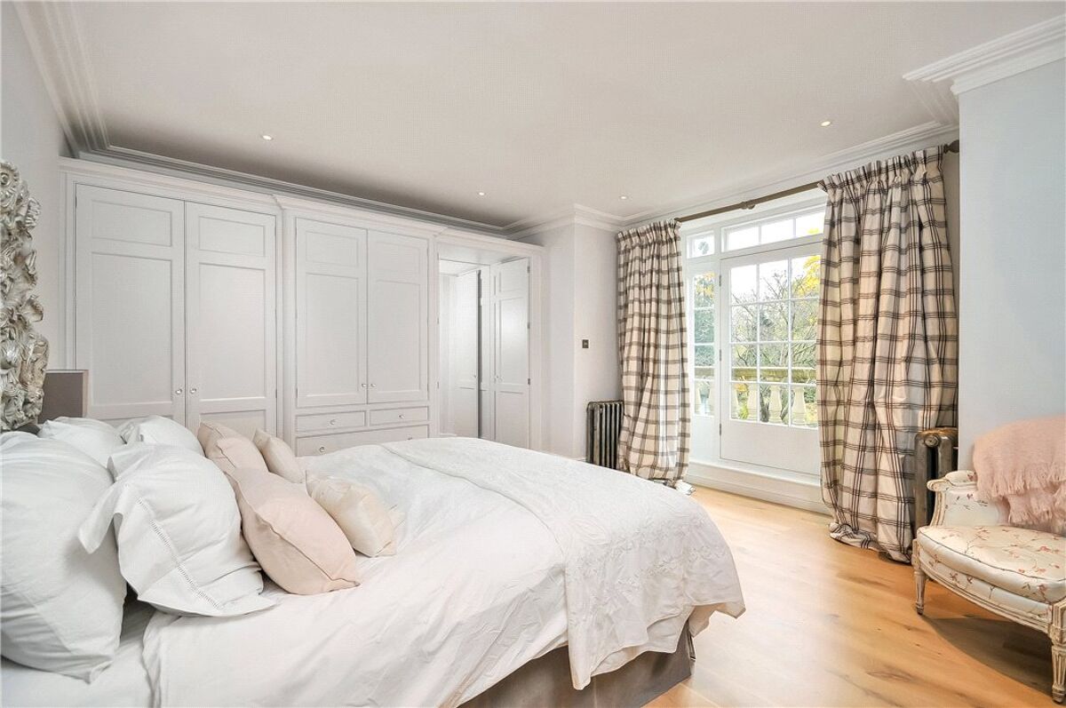 house for sale in Finches Lane, Twyford, Winchester, Hampshire, SO21