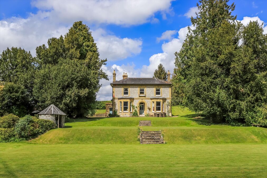 Image of Petersfield Road, Ropley, Alresford, Hampshire, SO24.