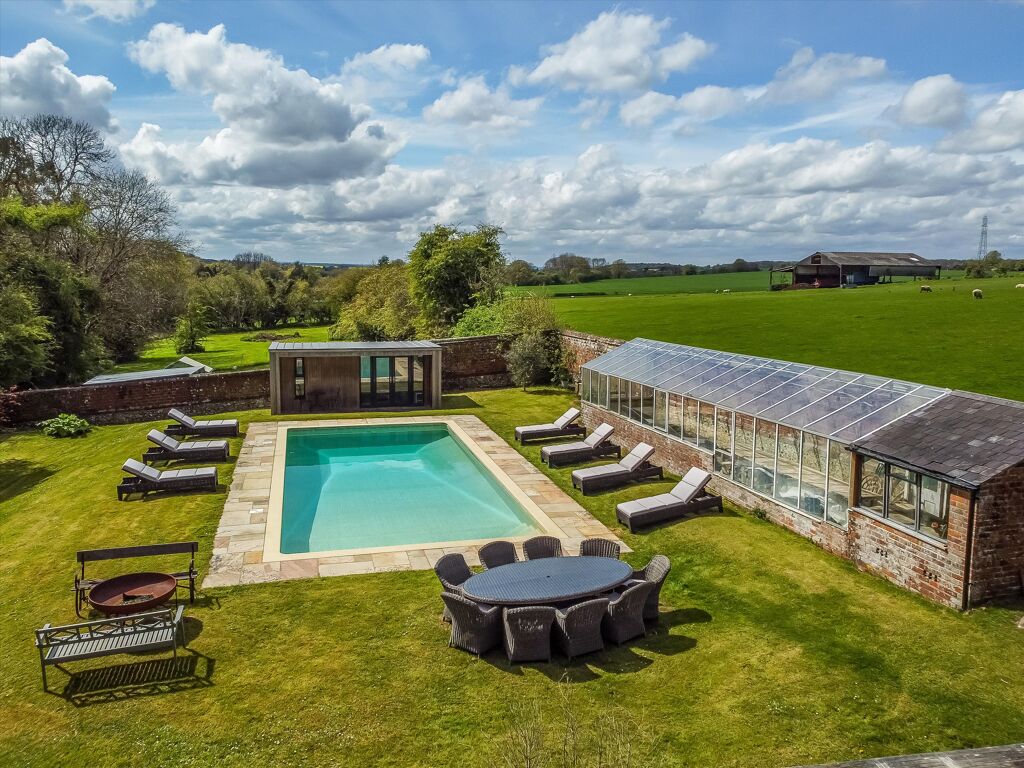 Image of Petersfield Road, Ropley, Alresford, Hampshire, SO24.