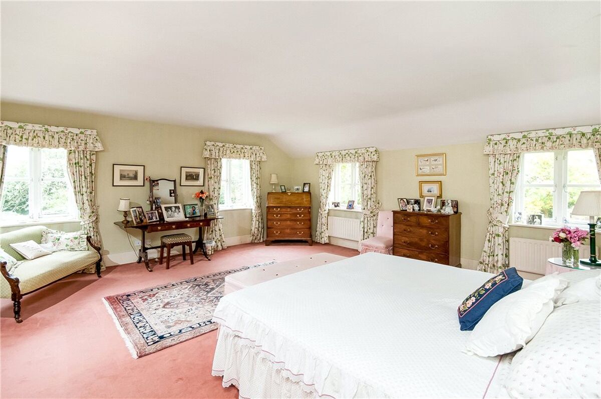 house for sale in Hattingley Road, Medstead, Alton, Hampshire, GU34