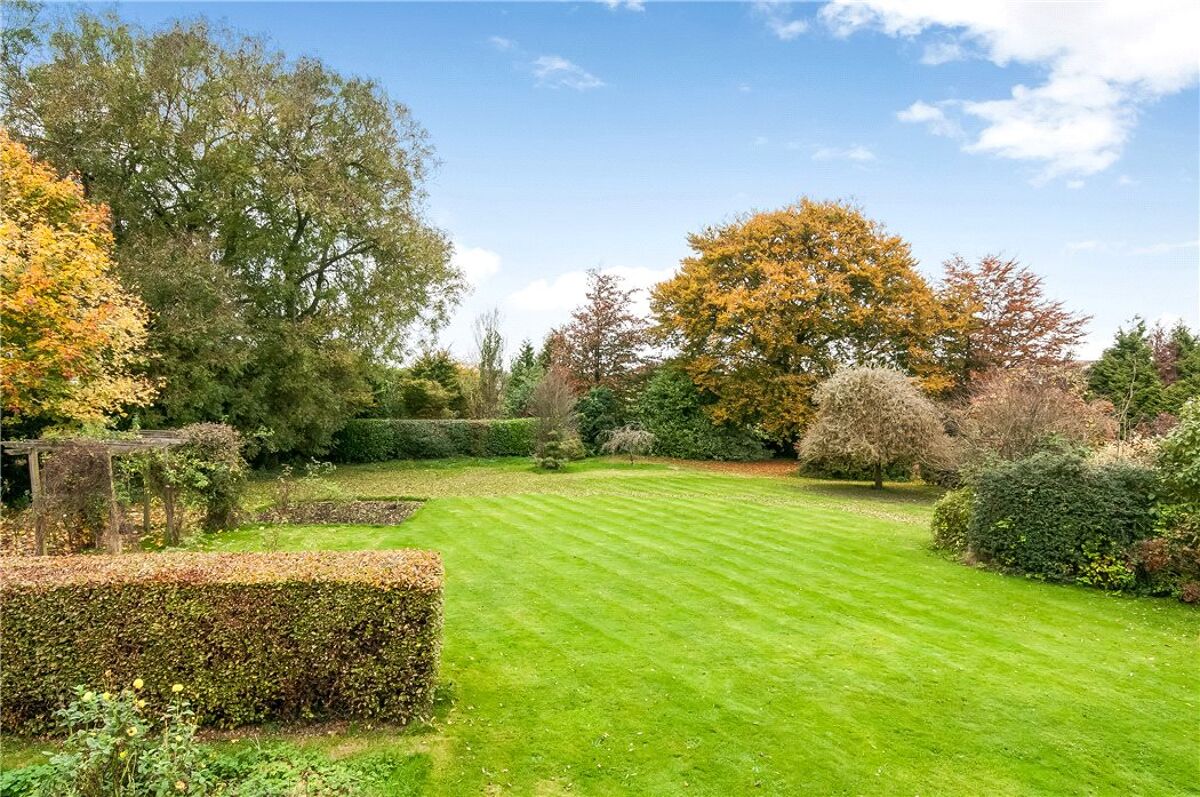 house for sale in Hattingley Road, Medstead, Alton, Hampshire, GU34