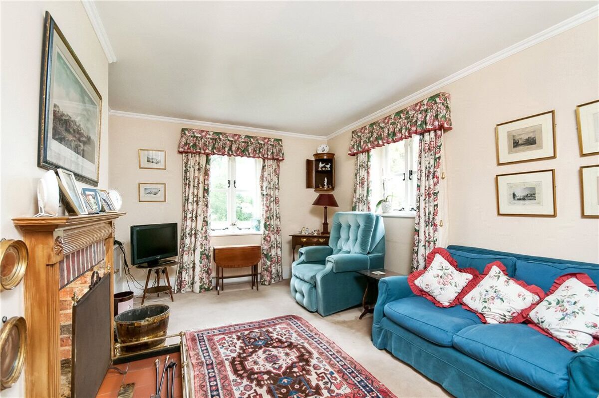 house for sale in Hattingley Road, Medstead, Alton, Hampshire, GU34