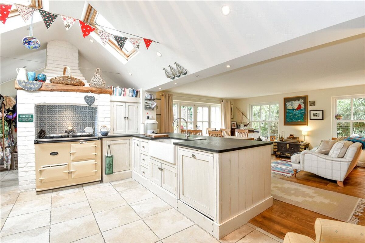 house for sale in West Meon, Petersfield, Hampshire, GU32 WIN160252