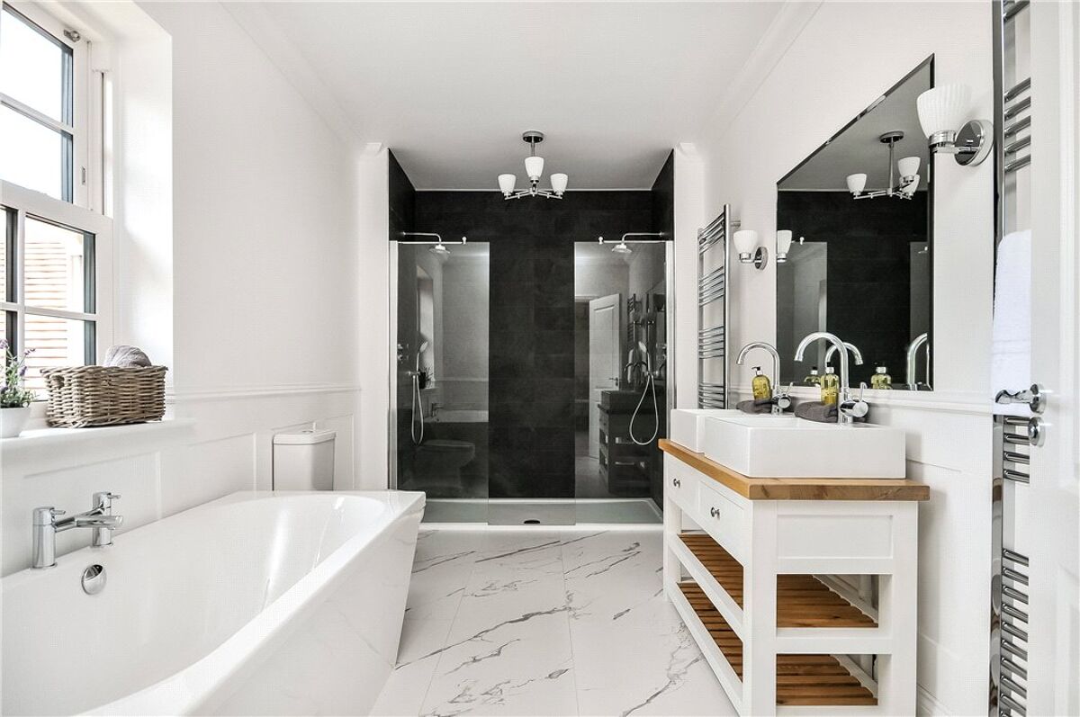 house for sale in Kings Hill, Beech, Alton, Hampshire, GU34 WIN170255