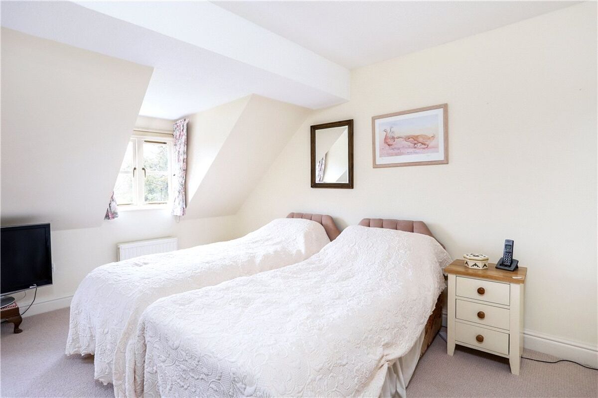 house for sale in Broad Street, Alresford, Hampshire, SO24 WIN180061