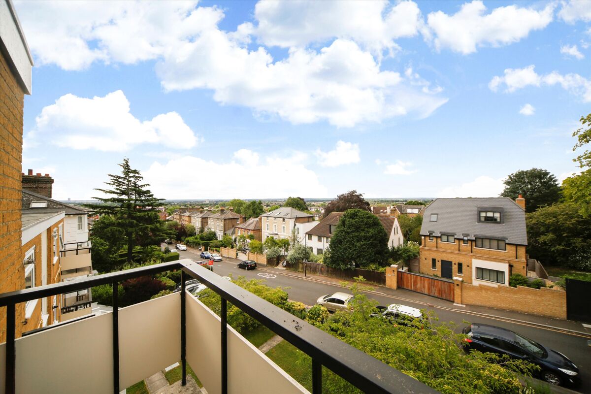flat for sale in Thornton Hill, London, SW19 WMB012020736 Knight Frank