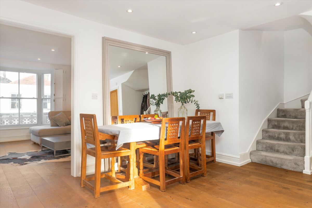 flat for sale in High Street Wimbledon, London, SW19 WMB012093810