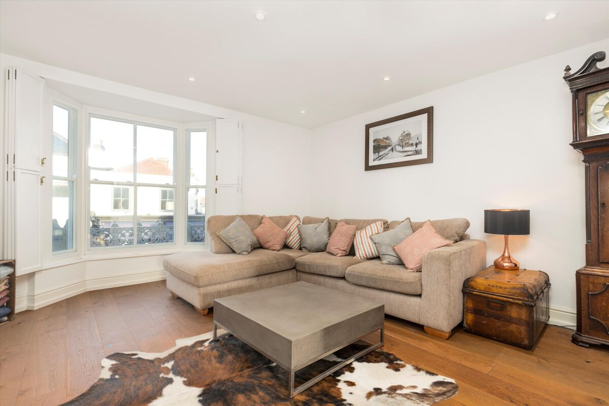 flat for sale in High Street Wimbledon, London, SW19 WMB012093810