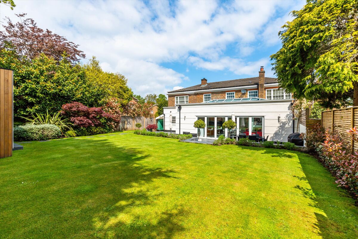 house for sale in Castle Close, Wimbledon, London, SW19 WMB012134601