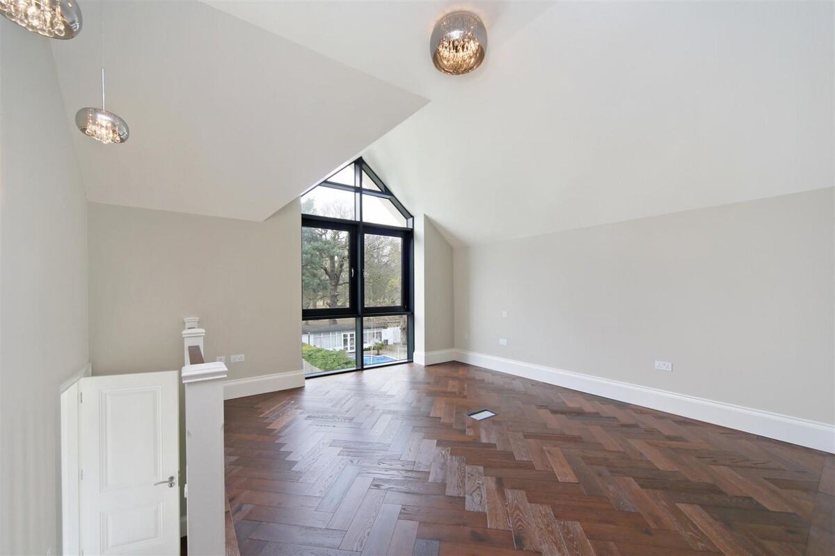 house for sale in Kingston Upon Thames, KT2 WMB012134884 Knight Frank