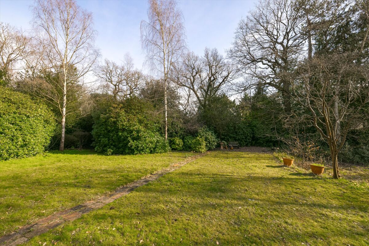 house for sale in Warren Road, Kingston upon Thames, KT2 WMB012154132