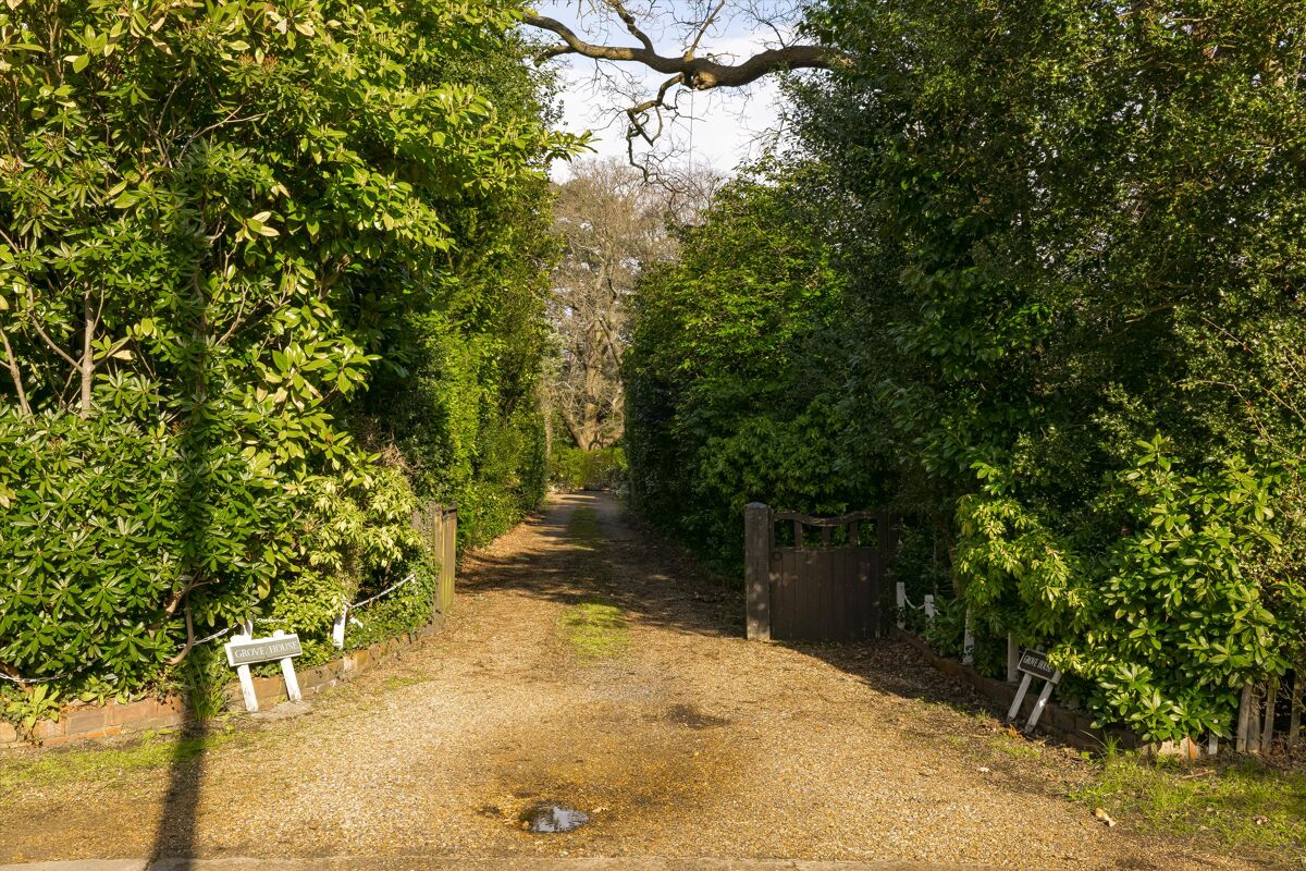 house for sale in Warren Road, Kingston upon Thames, KT2 WMB012154132