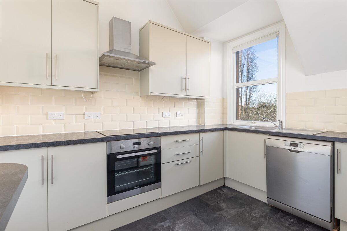 flat for sale in West Hill, East Putney, London, SW15. WMB012179981