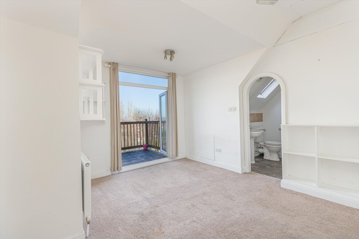 flat for sale in West Hill, East Putney, London, SW15. WMB012179981