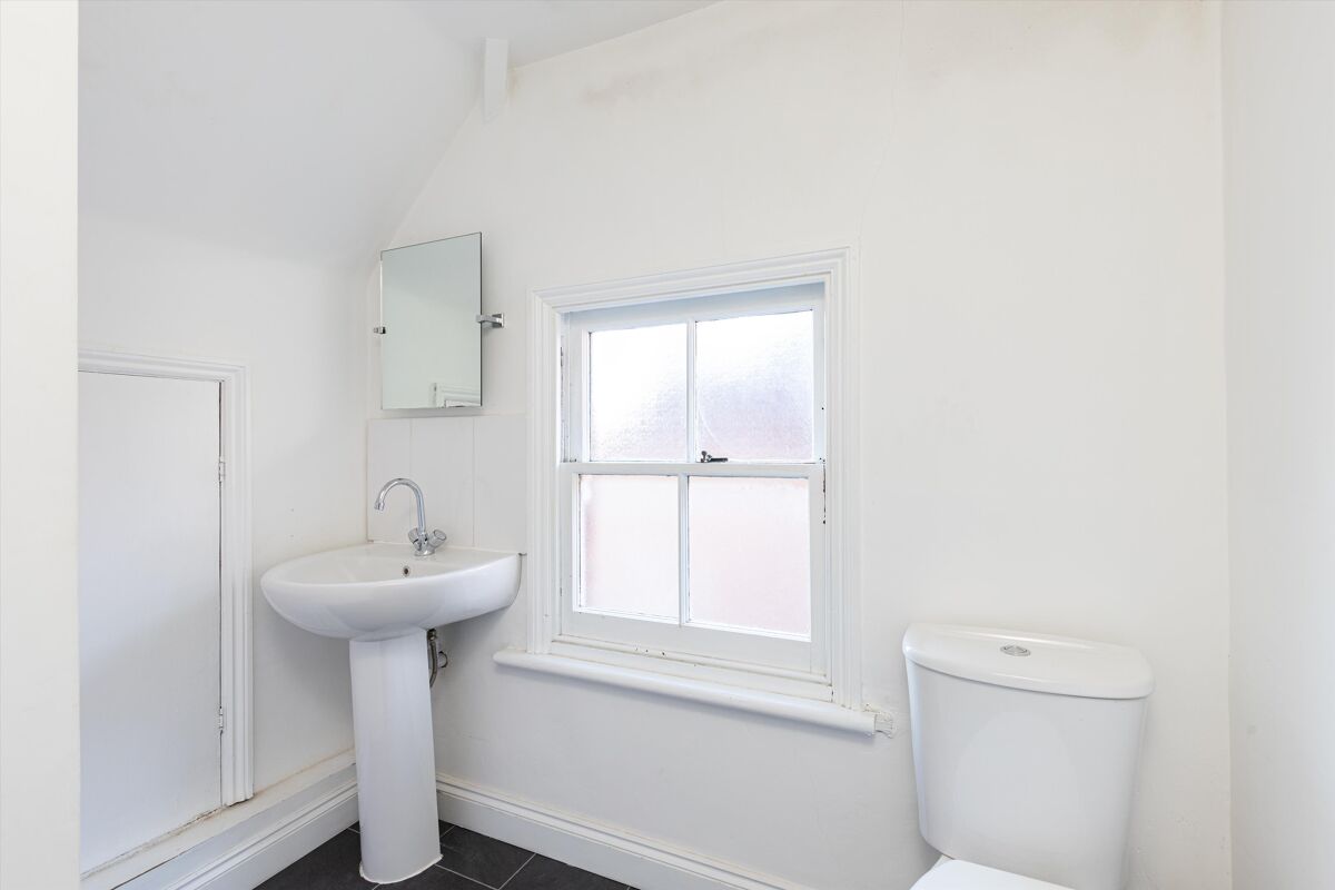 flat for sale in West Hill, East Putney, London, SW15. WMB012179981