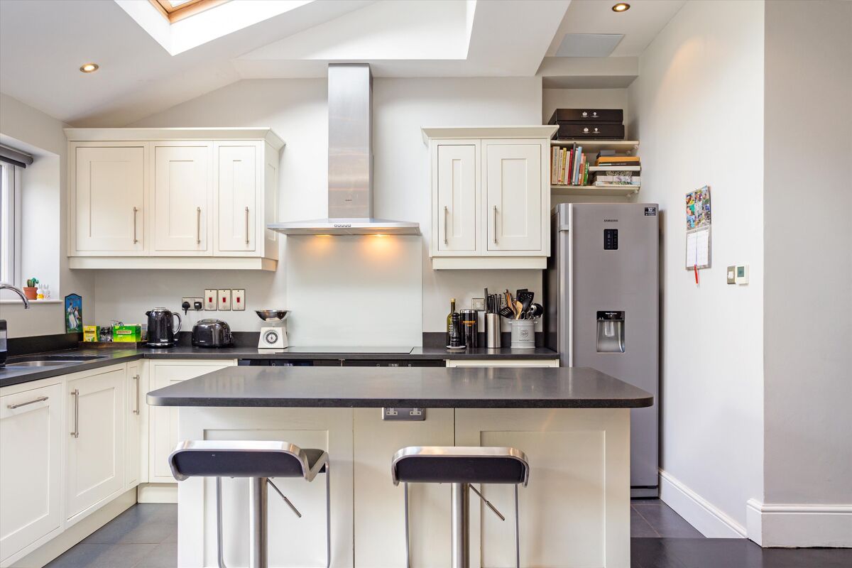 house for sale in Braemar Avenue, London, SW19 WMB012193096 Knight