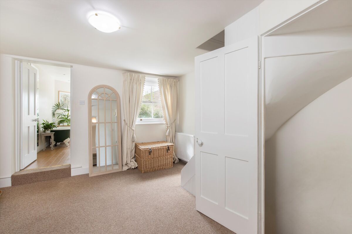 house for sale in Walnut Tree Cottages, Wimbledon, London, SW19