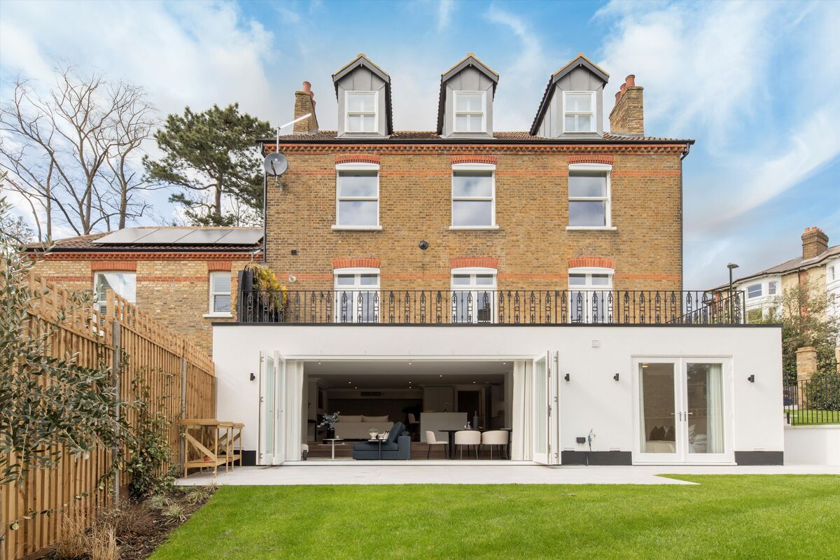 flat for sale in Thornton Hill, Wimbledon, London, SW19 WMB012268687 Knight Frank