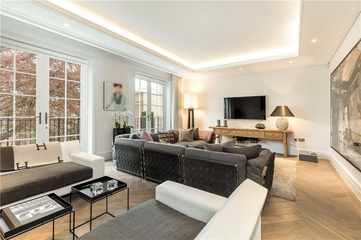 house for sale in Crawford Mews, Wimbledon Hill Park, Wimbledon, London