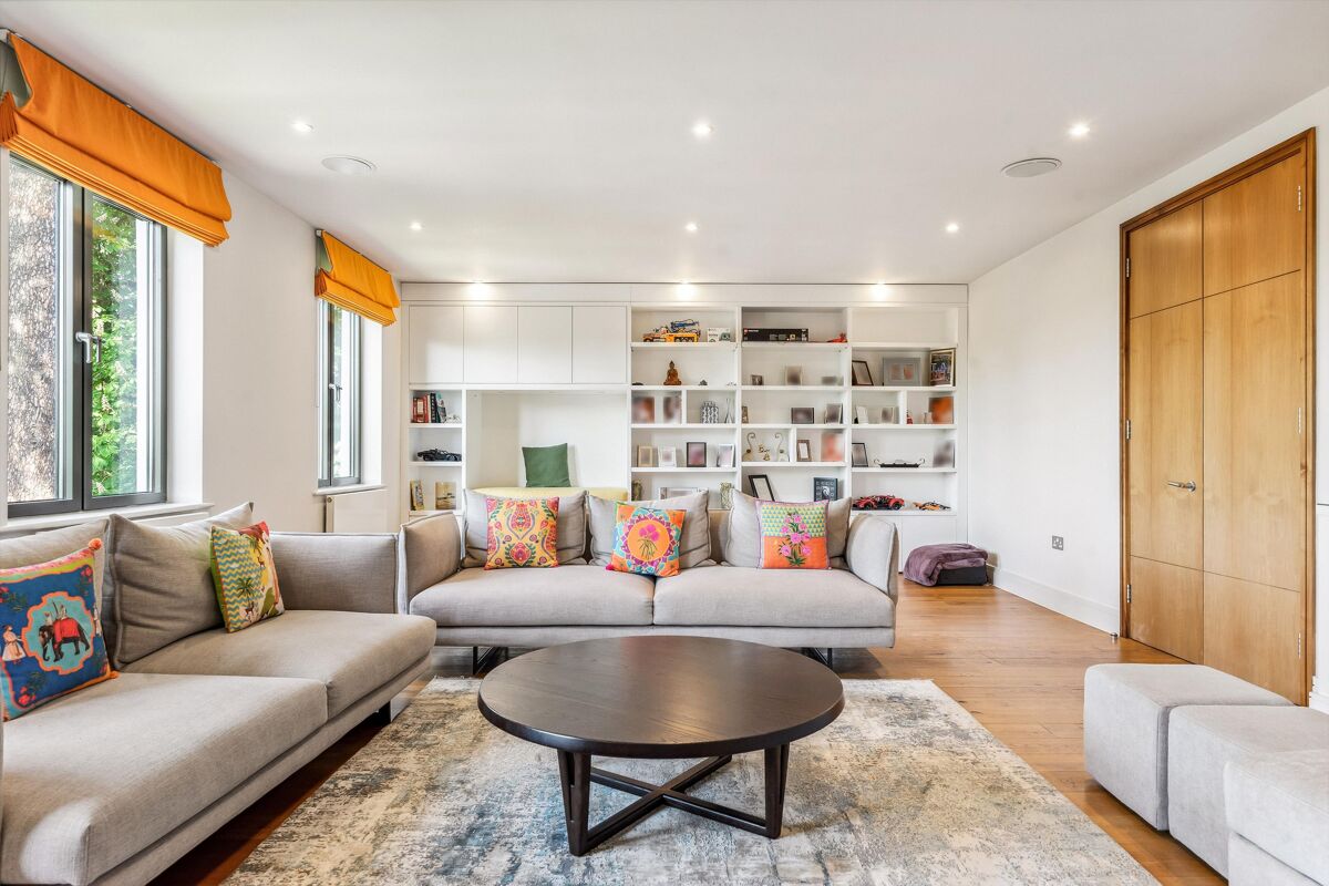 house for sale in Arthur Road, Wimbledon, London, SW19 WMB012408409