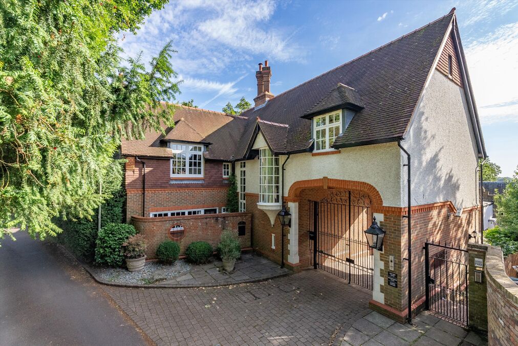 Image of Beverley Lane, Kingston upon Thames, KT2