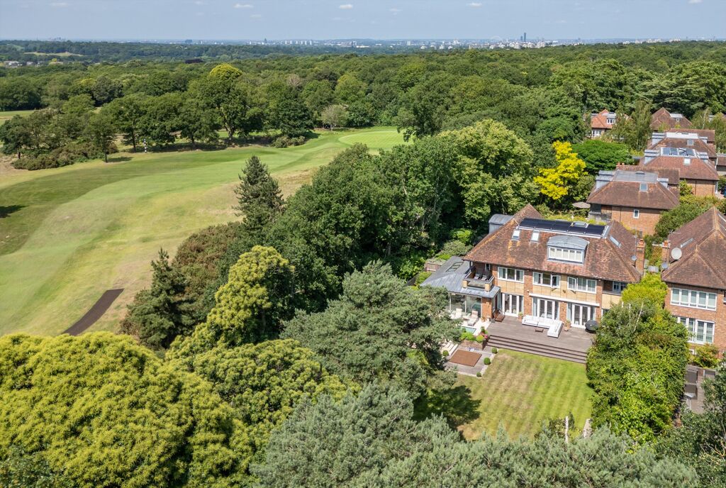 Image of Cedar Park Gardens, Wimbledon, London, SW19.