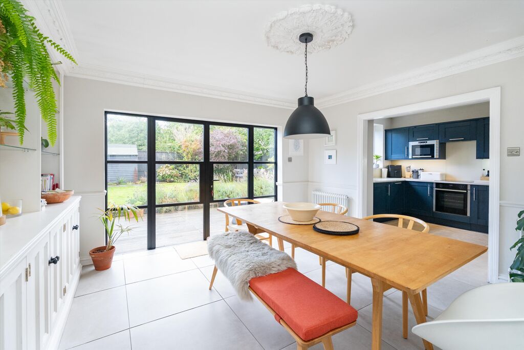 Image of Robin Hood Lane, London, SW15