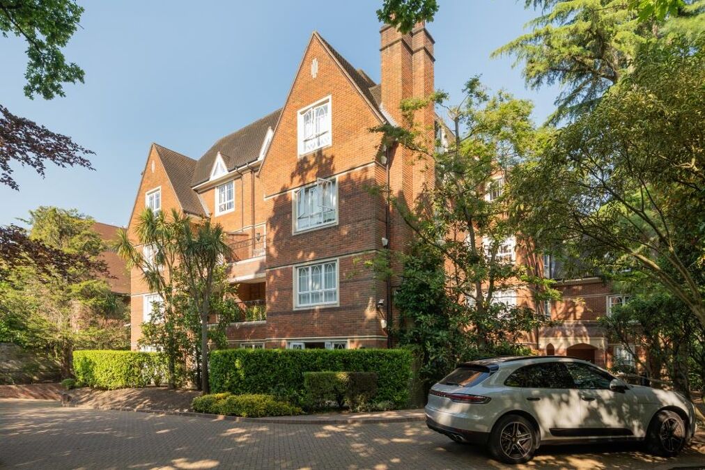 Image of Oxford House, 52 Parkside, Wimbledon Village, London, SW19