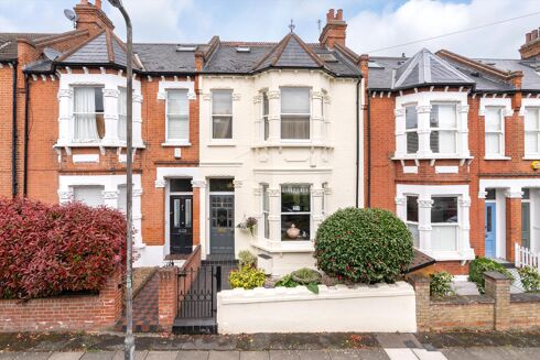 Picture of 4-5 bedroom house for sale.