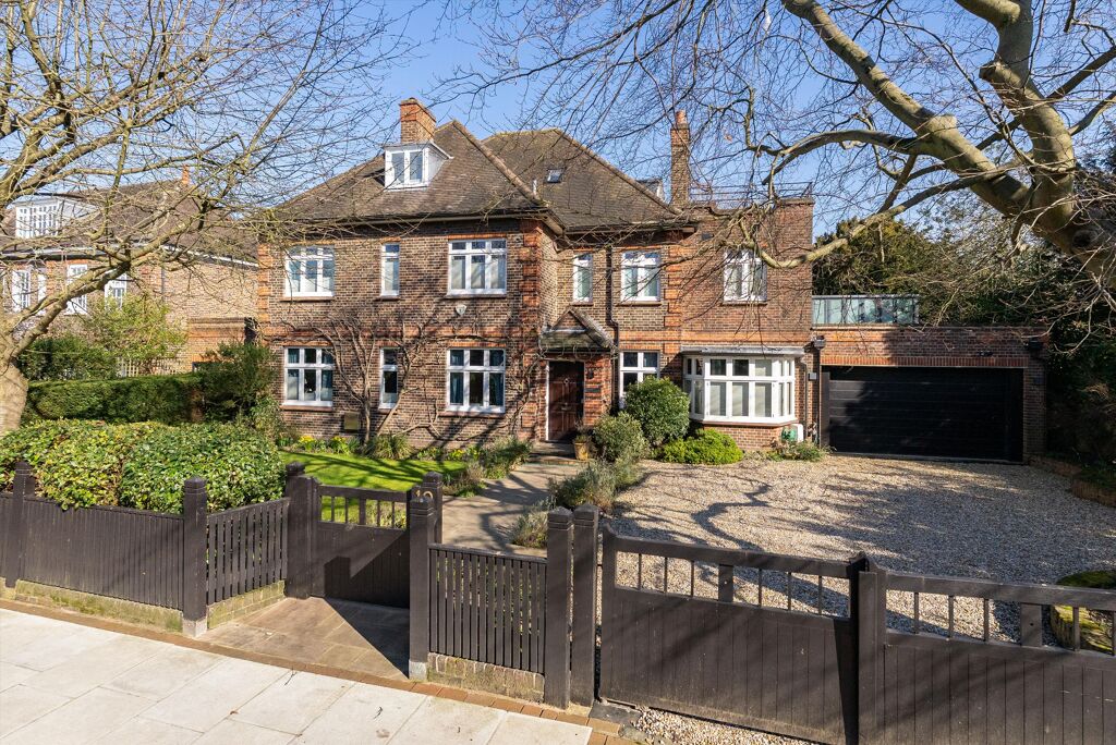 Image of Dover Park Drive, Putney, London, SW15.