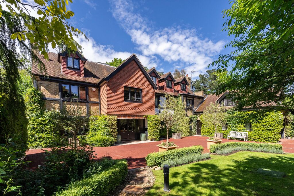 Image of High Coombe Place, Warren Cutting, Kingston Upon Thames, Surrey KT2