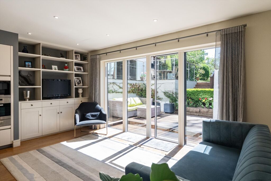Image of Queensmere Road, London SW19