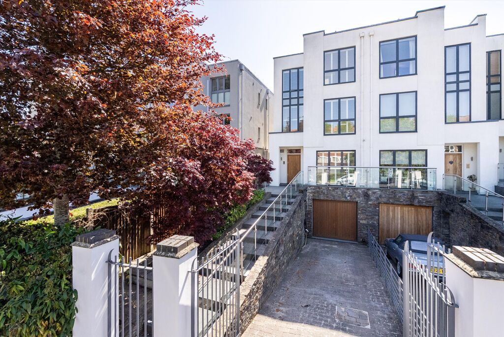 Image of Queensmere Road, London SW19