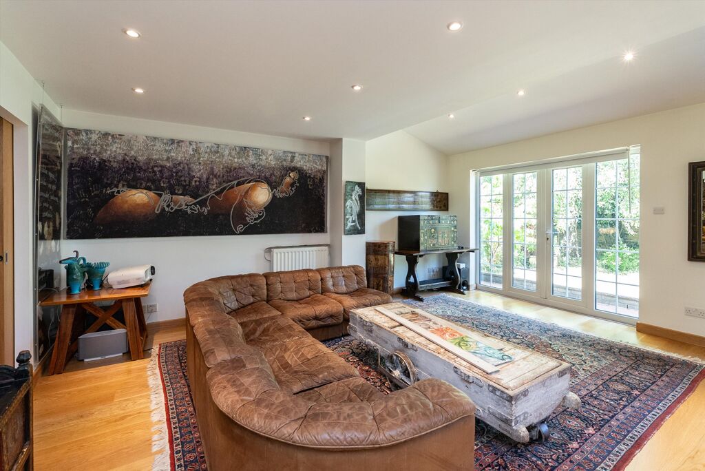 Image of Peregrine Way, London, SW19