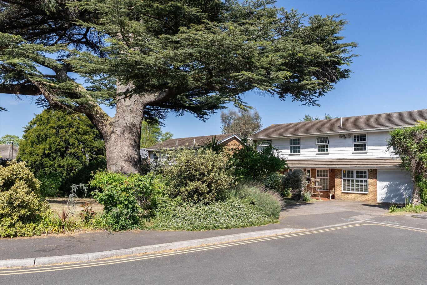 Image of Peregrine Way, London, SW19