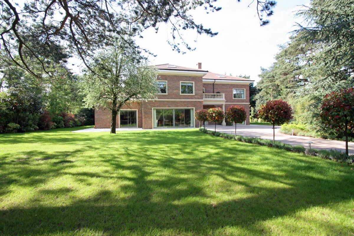 house for sale in Telegraph Cottage, Warren Road, Kingston upon Thames