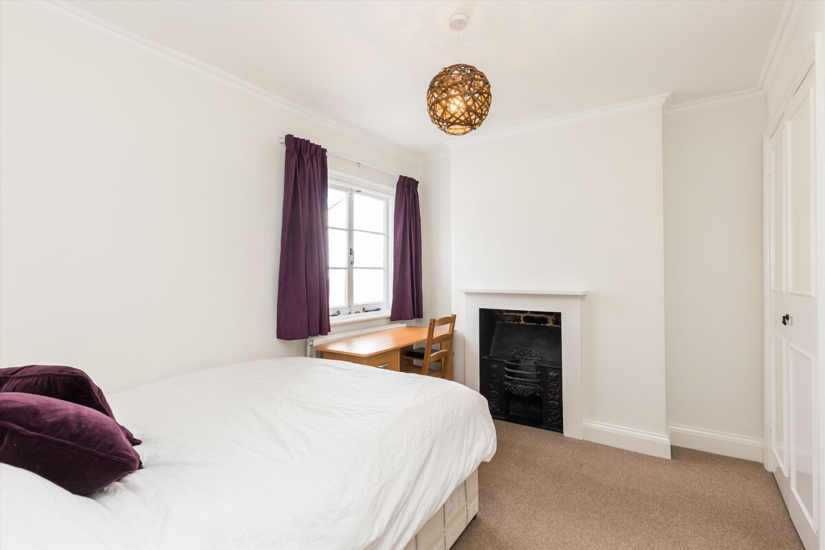 house for sale in Linden Cottages, Oldfield Road, London, SW19