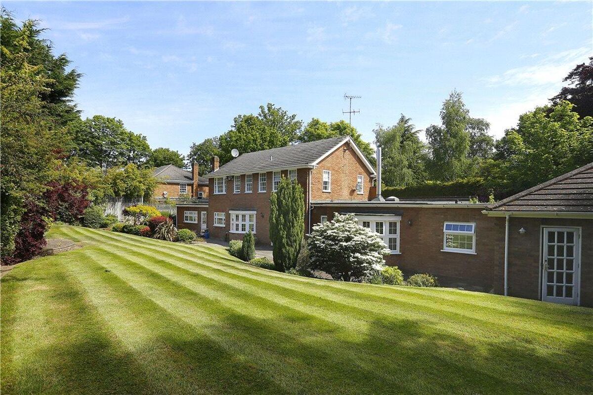 house for sale in Randolph Close, Coombe Park, Kingston Upon Thames