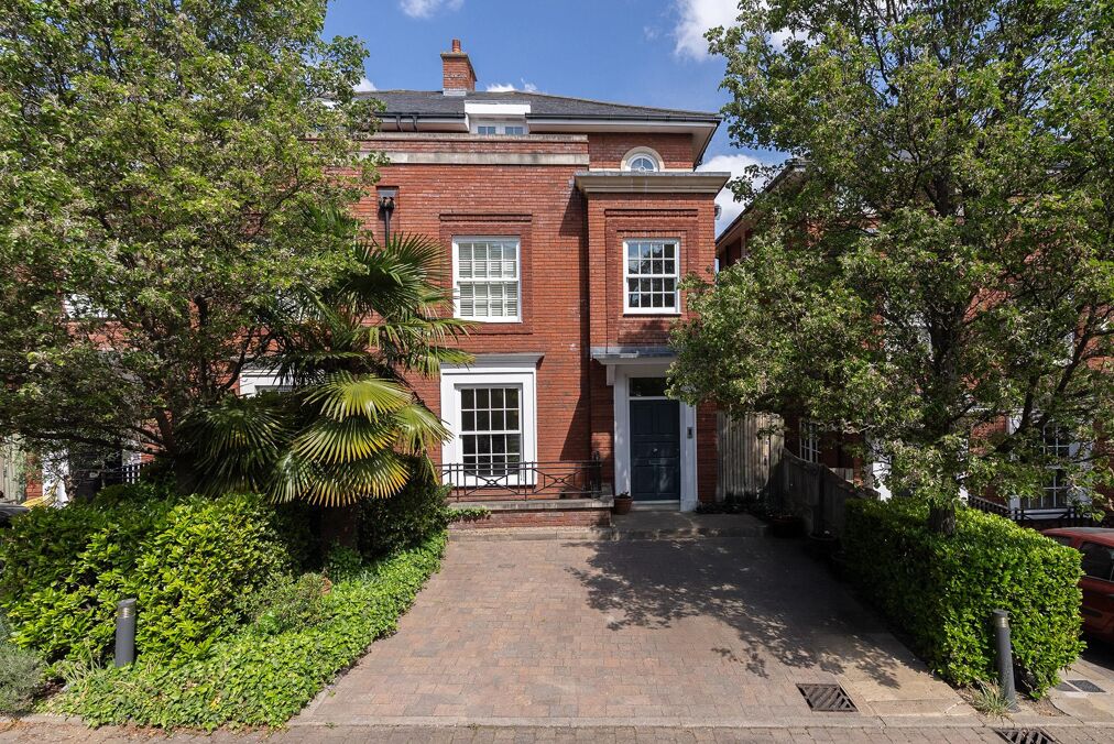 Image of Arcadian Place, Southfields, London, SW18