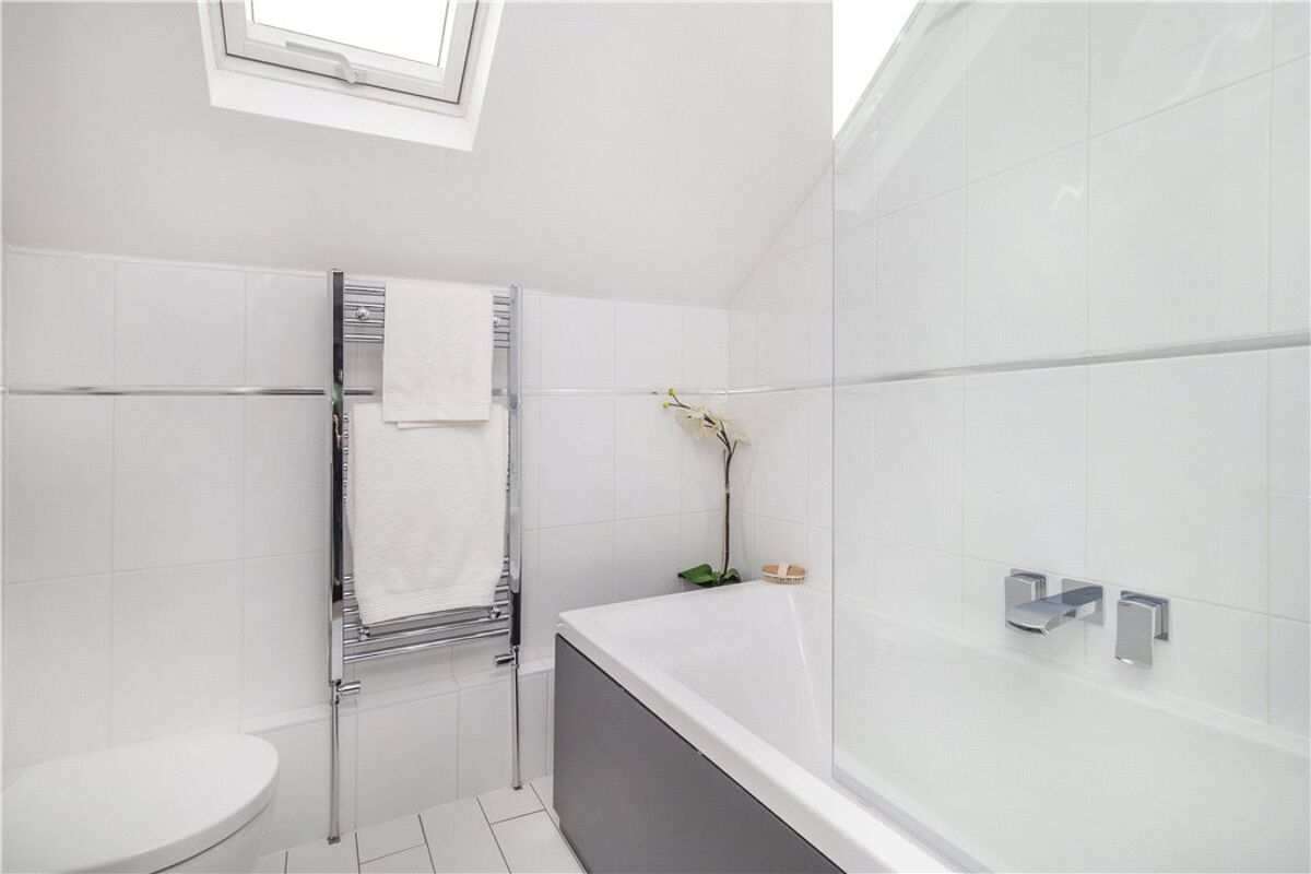flat for sale in Graham Road, Wimbledon, London, SW19 WMB180011