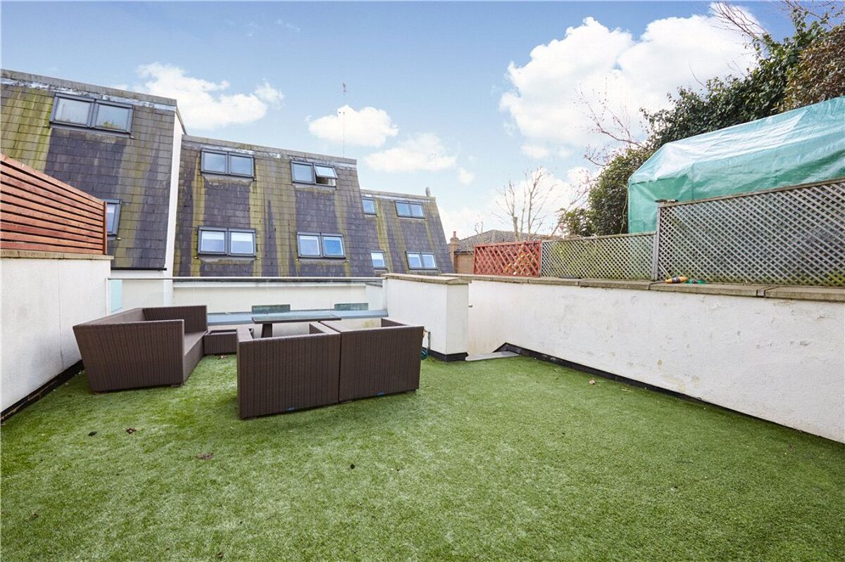 Immobili in vendita Cottenham Park Road, Wimbledon, London, SW20