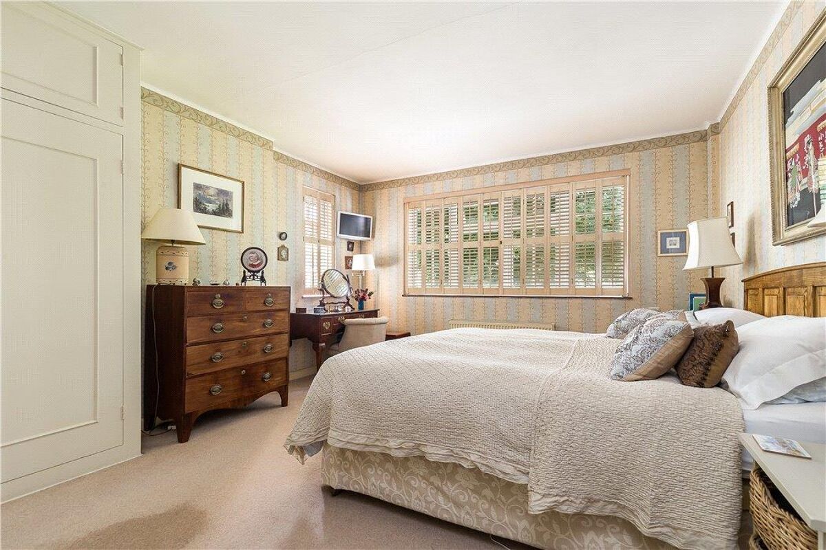 house for sale in Victoria Drive, London, SW19 WMB190084 Knight Frank