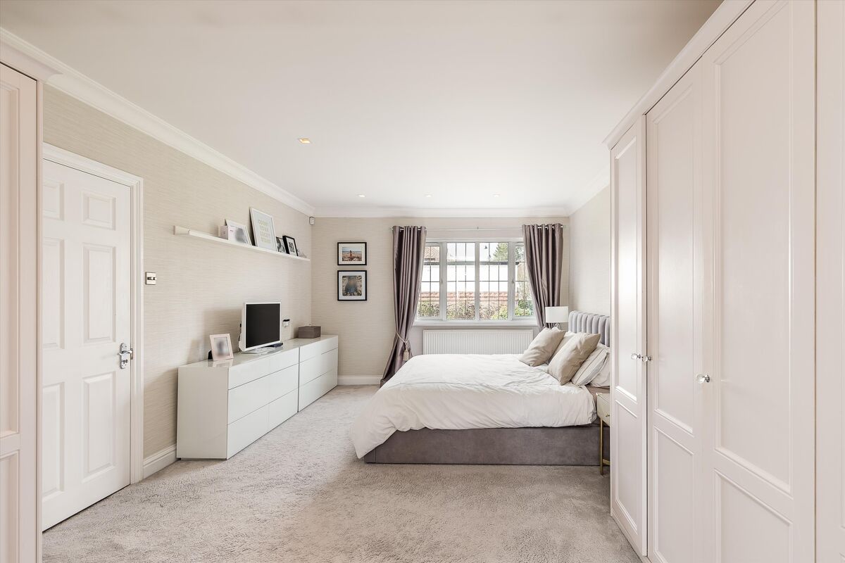 house for sale in Robin Hood Lane, London, SW15 WMB190171 Knight Frank