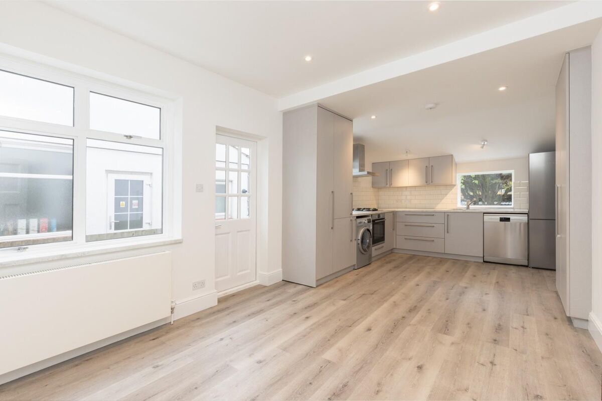 house to rent in Ridgway Place, Wimbledon, London, SW19 WMQ012024262