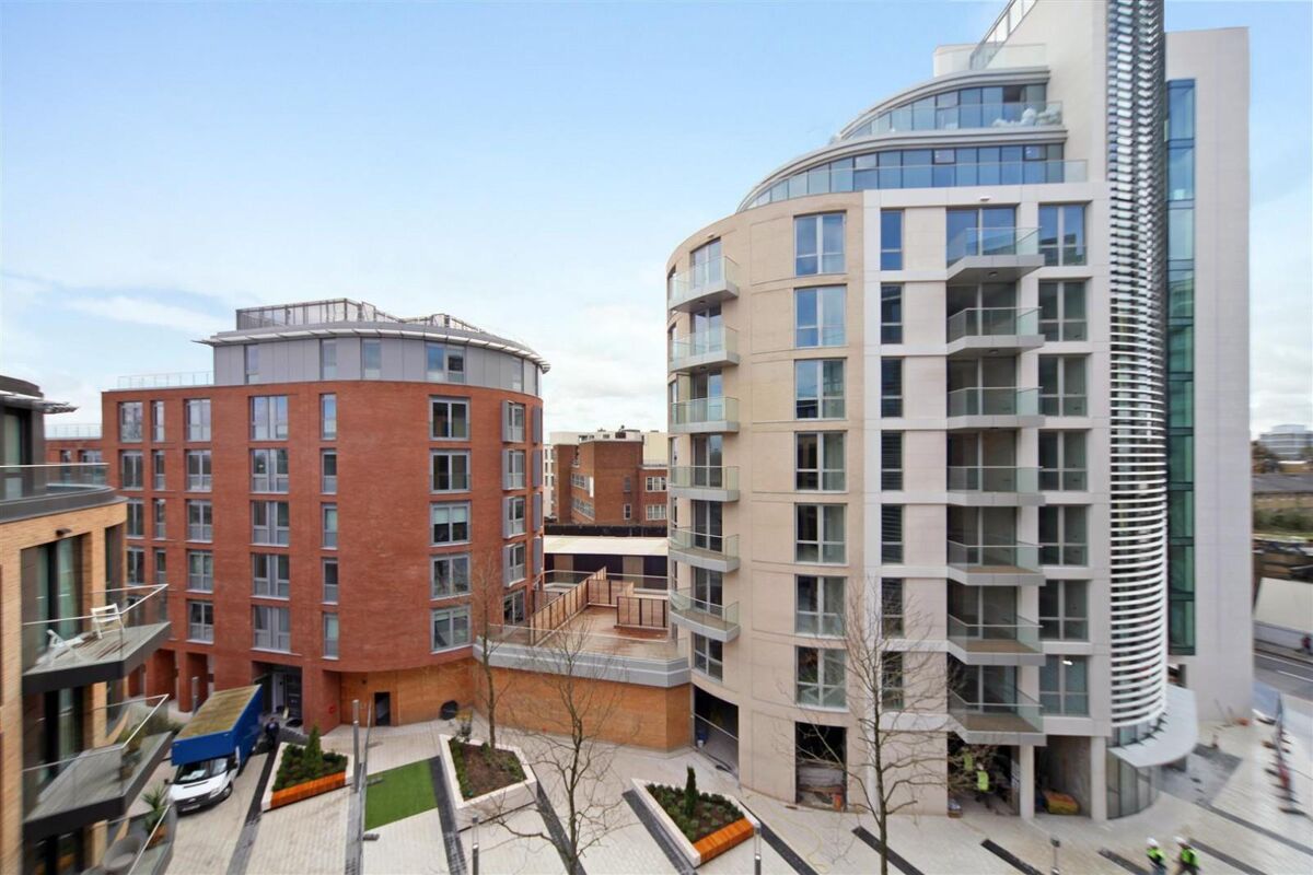 flat to rent in Plaza Gardens, Putney, London, SW15 WMQ012072808