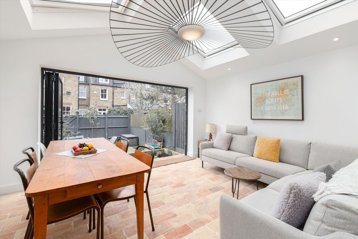 house to rent in Normanton Avenue, London, SW19 WMQ012137631 Knight