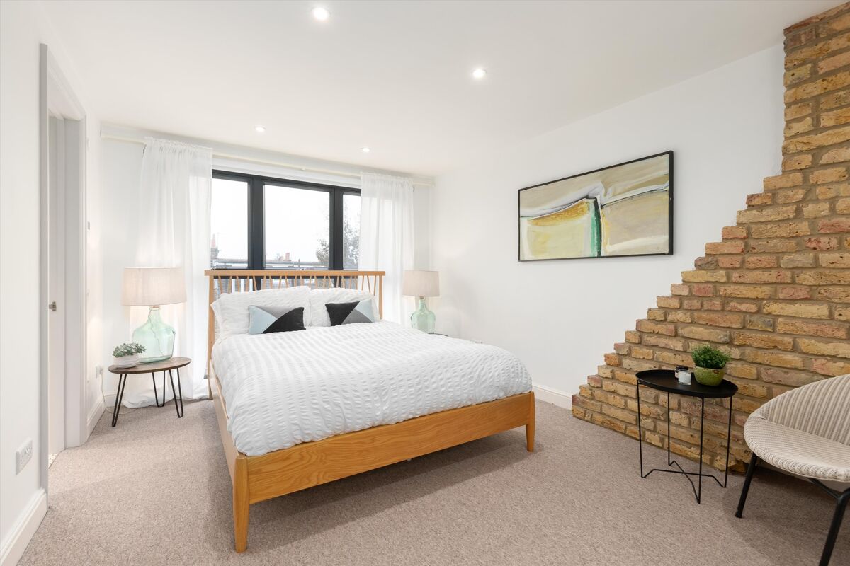 house to rent in Normanton Avenue, London, SW19 WMQ012137631 Knight