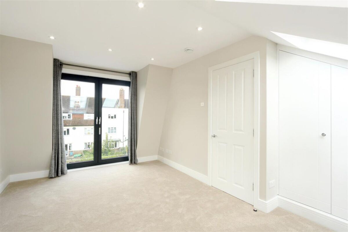 house to rent in Effra Road, Wimbledon, London, SW19 WMQ012140009 Knight Frank